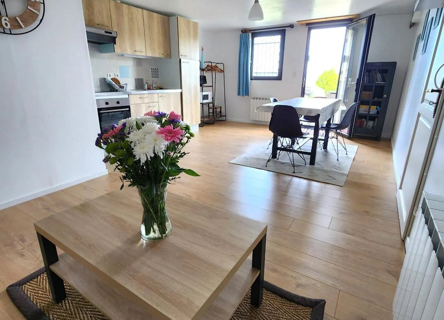 Appartement Independant Dans Maison Au Calme Pugny-Chatenod 0*,  France